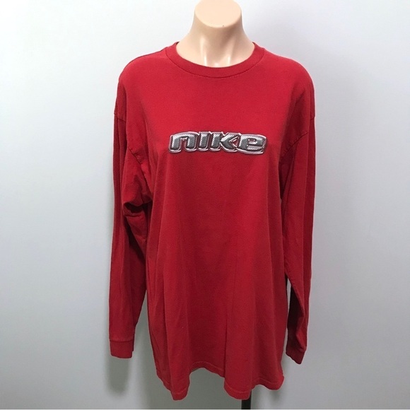 Nike 90s Red Long Sleeve Metal Logo T-shirt Large - Picture 1 of 8